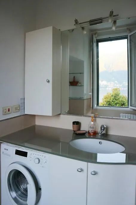 Simo House/ Stunning Lake View/ Balcony Carate Urio Apartament